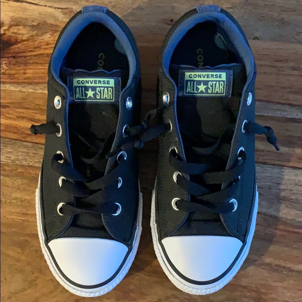 Converse easy on shoes big boys size 4